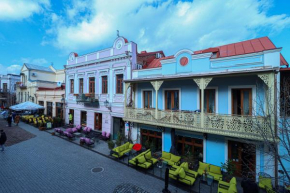 Cozy 2BR apt w Balcony on Aghmashenebeli ave
